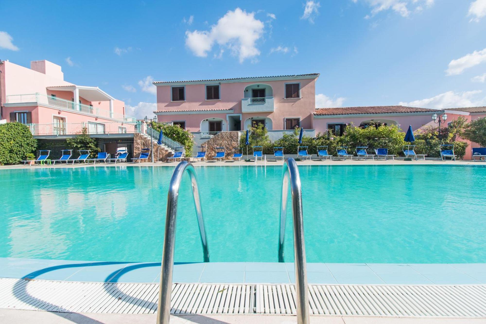 Appartamenti Cala Liberotto Esterno foto