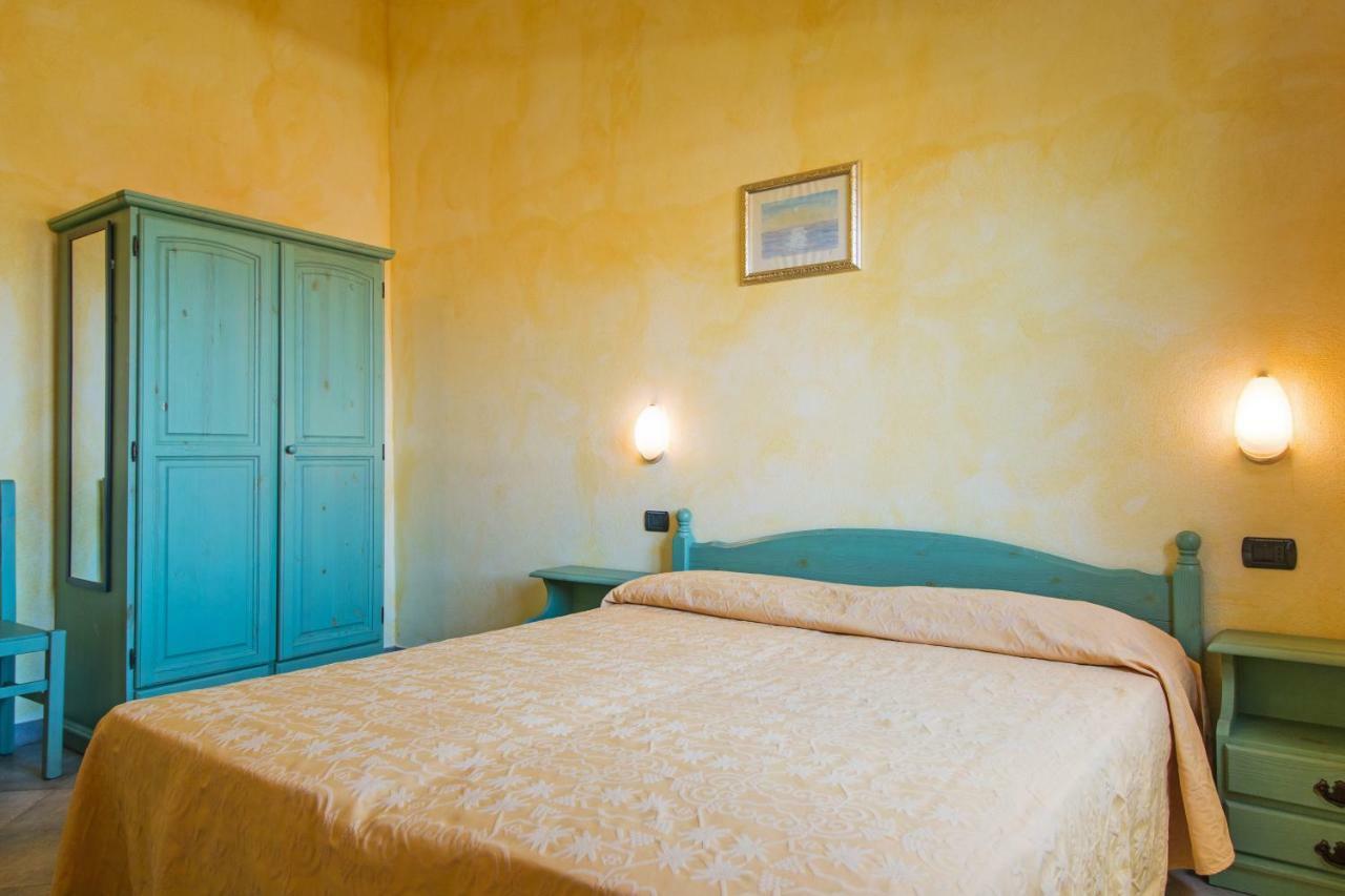 Appartamenti Cala Liberotto Esterno foto